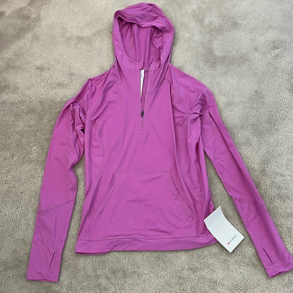 NWT Lululemon Sleek Performance 1/2zip hood